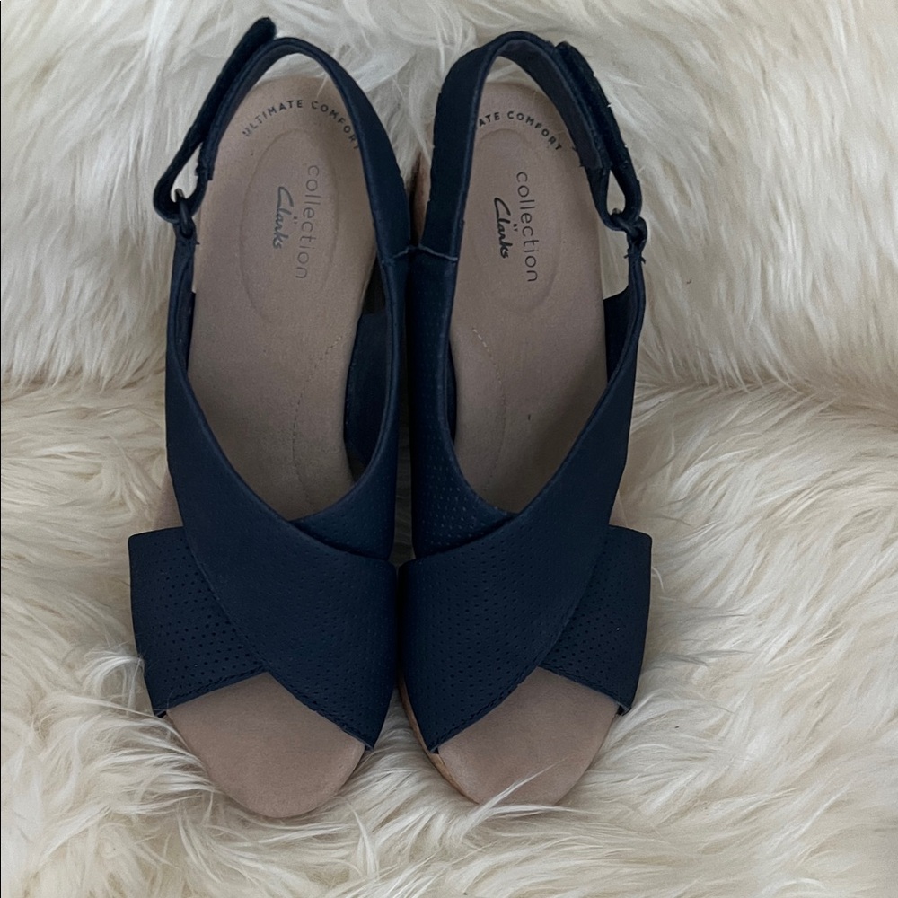 Clarks Women's Dark Blue and Beige Sandals